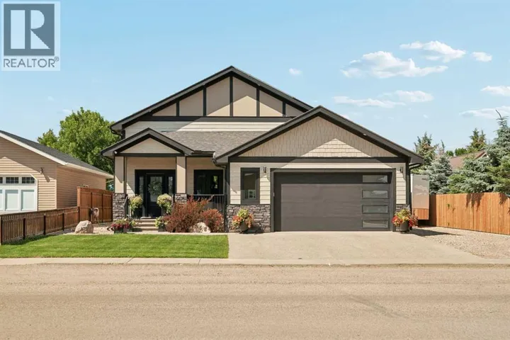 552 Rogers Avenue, Picture Butte, Alberta T0K1V0