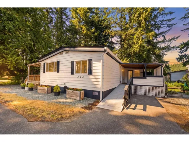 215 20071 24 AVENUE, Langley, British Columbia V2Z2A1