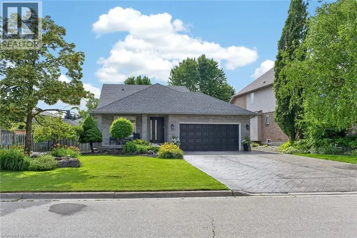51 CABRIOLET Crescent, Ancaster, Ontario L9K1K5