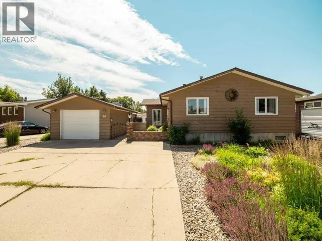 66 Pheasant Road N, Lethbridge, Alberta T1H4X4