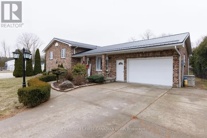 24565 PIONEER LINE, West Elgin (West Lorne), Ontario N0L2P0