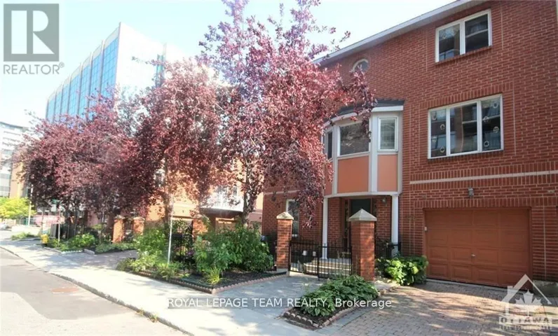 376 LISGAR STREET, Ottawa, Ontario K2P2J3