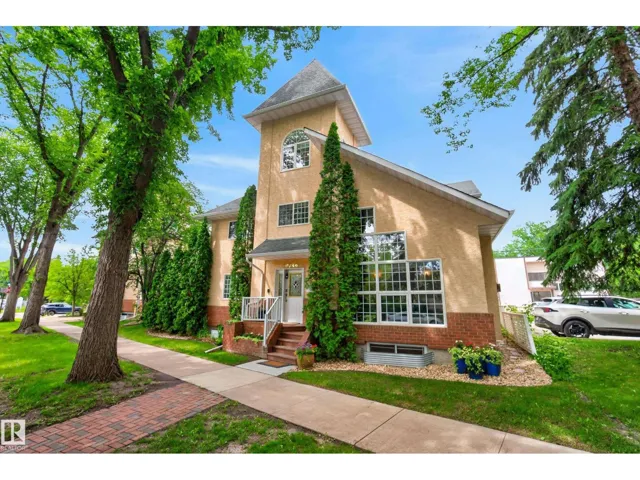 10746 University AV NW NW, Edmonton, Alberta T6E4P9