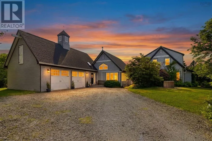 295 Kennedys Road, Boutiliers Point, Nova Scotia B4B0M3