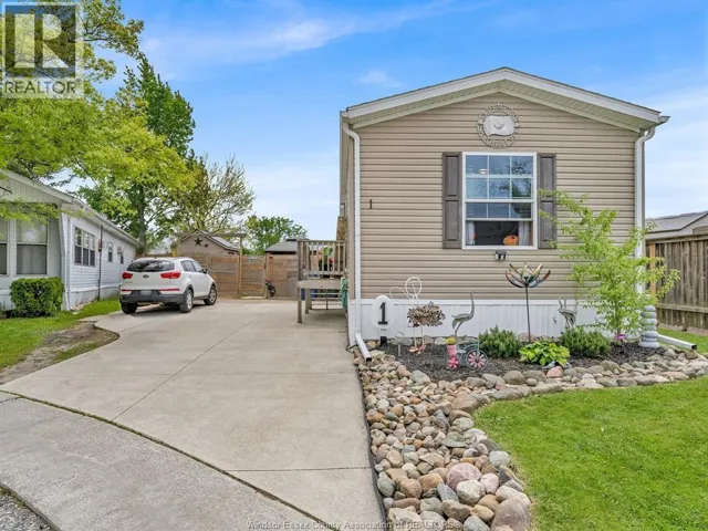 1 OAK COURT, McGregor, Ontario N0R1J0