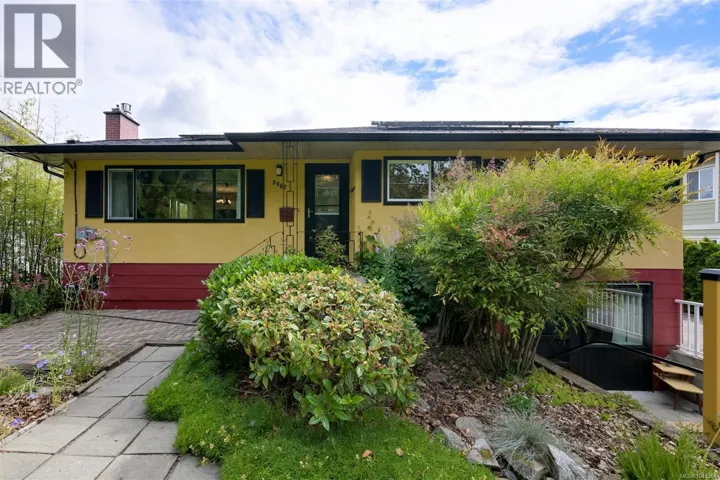 3967 Rainbow St, Saanich, British Columbia V8X2A5