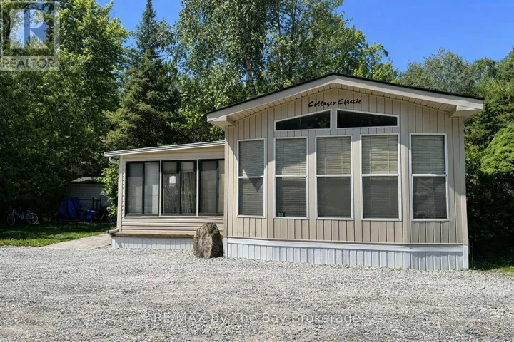 92 - 85 THEME PARK DRIVE, Wasaga Beach, Ontario L9Z1X7