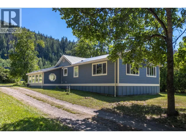 1370 20 Avenue SE, Salmon Arm, British Columbia V1E2C9