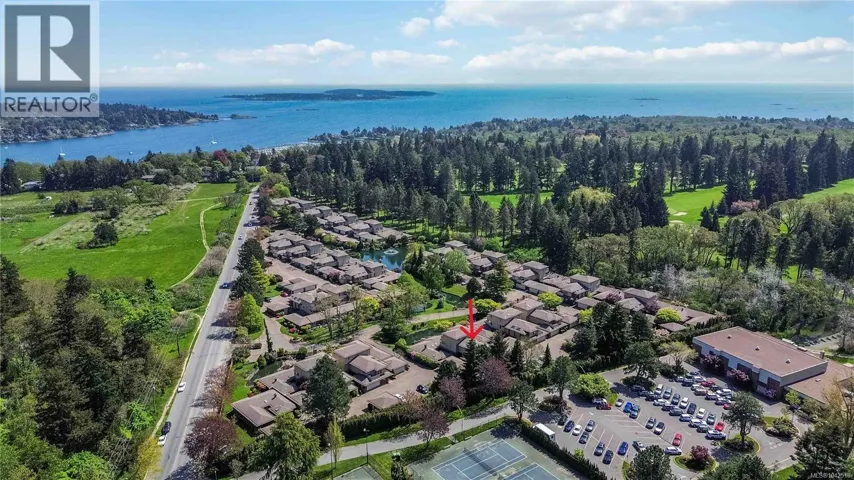 157 2345 Cedar Hill Cross Rd, Oak Bay, British Columbia V8P5M8