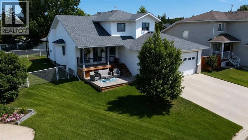 804 Cherry Crescent, Beaverlodge, Alberta T0H0C0