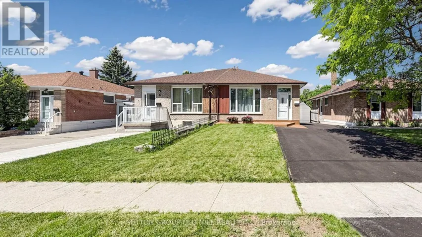 19 ASCOT AVENUE, Brampton (Avondale), Ontario L6T2P3