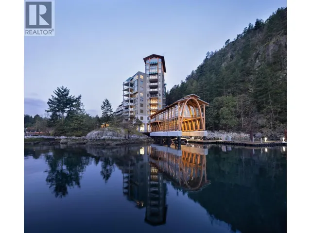 305 6707 NELSON AVENUE, West Vancouver, British Columbia V7W2B2