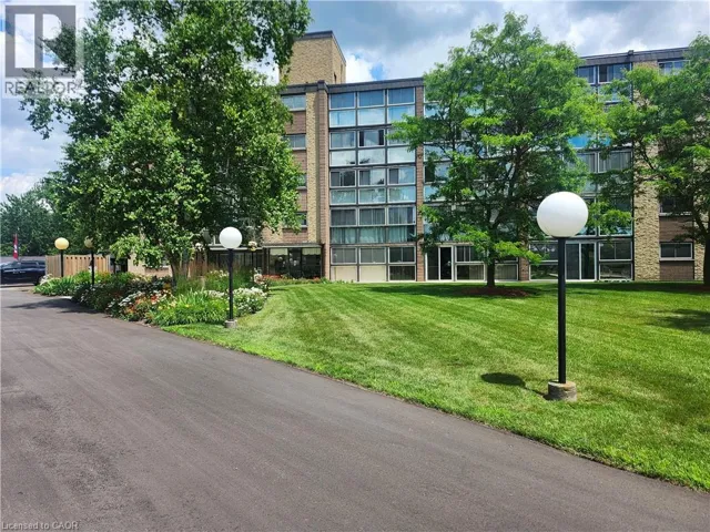 400 CHAMPLAIN Boulevard Unit# 404, Cambridge, Ontario N1R7J6