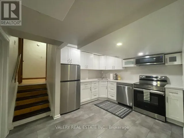 2 - 3 BONDHEAD PLACE, Toronto (Thistletown-Beaumonde Heights), Ontario M9V2L9