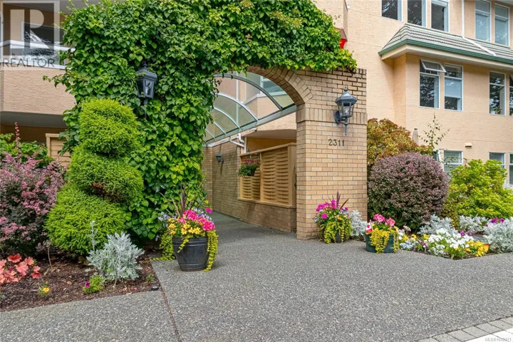 302 2311 Mills Rd, Sidney, British Columbia V8L2C3
