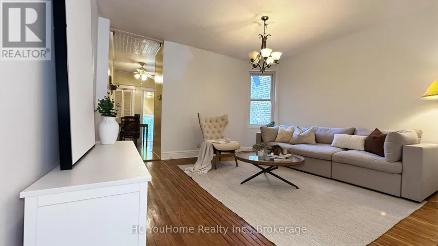 7 BADGEROW AVENUE, Toronto (South Riverdale), Ontario M4M1T9