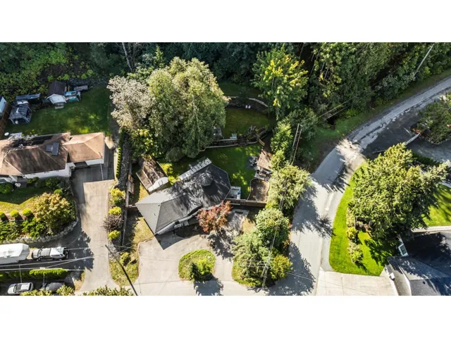 45942 SLEEPY HOLLOW ROAD, Cultus Lake East, Cultus Lake, British Columbia V2R5A8