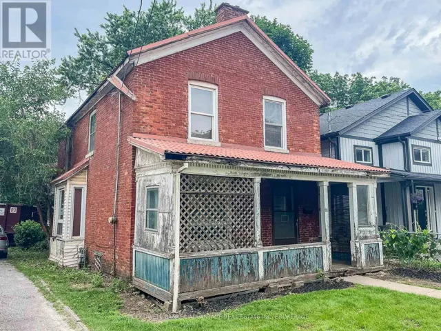 35 LAKE STREET, St. Catharines (Downtown), Ontario L2R5W9