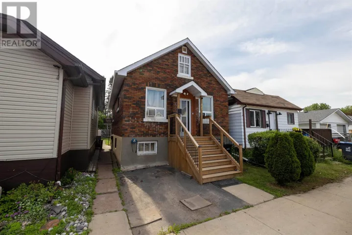 825 Alberta ST, Thunder Bay, Ontario P7C3E8
