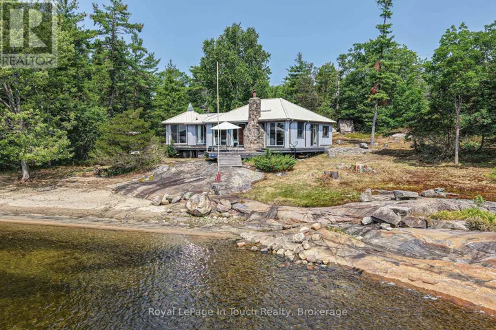 9232 IS 1810 – BONE ISLAND, Georgian Bay (Gibson), Ontario P0E1E0