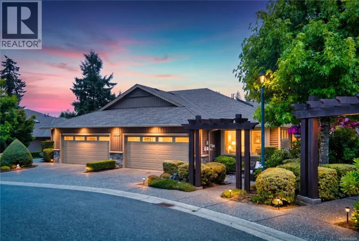102 4472 Stonebridge Pl, Nanaimo, British Columbia V9T0E6