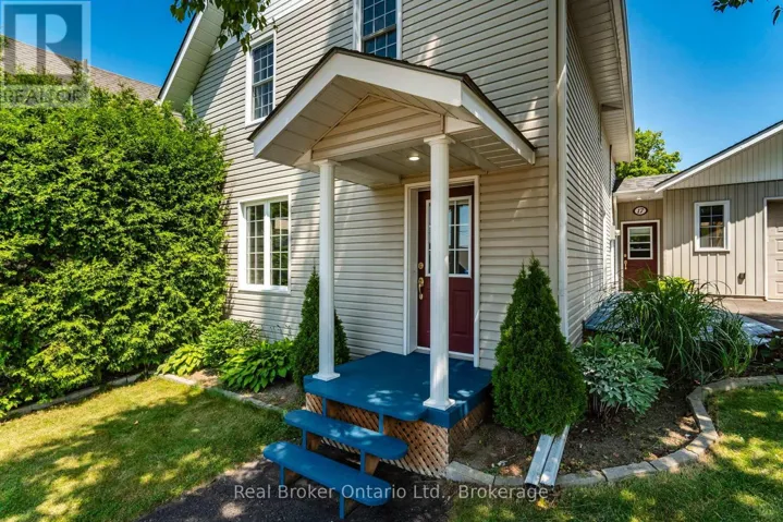 17 PEEL STREET, Penetanguishene, Ontario L9M1A5