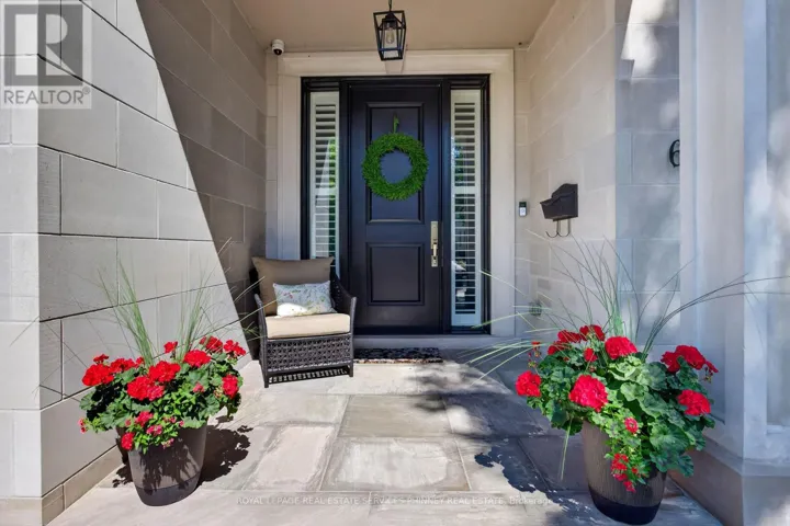 6 IROQUOIS AVENUE, Mississauga (Port Credit), Ontario L5G1M6