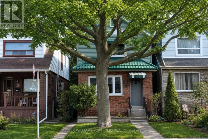 71 CHISHOLM AVENUE, Toronto (Woodbine-Lumsden), Ontario M4C4V1