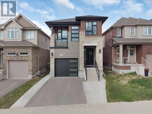 657 BENNINGER DRIVE, Kitchener, Ontario N2E0J2