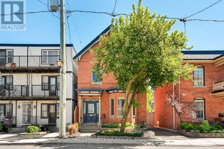150 GUIGUES AVENUE, Ottawa, Ontario K1N5H9