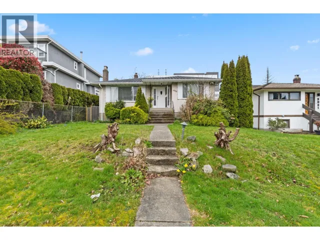 3977 FOREST STREET, Burnaby, British Columbia V5G1W7
