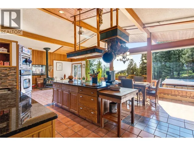 8130 SUN VALLEY Road, Kelowna, British Columbia V1P1M3
