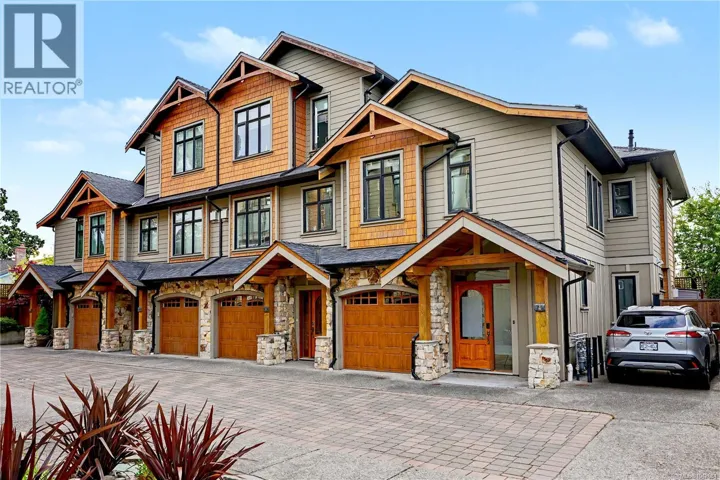 4 2622 Shelbourne St, Victoria, British Columbia V8R4L9