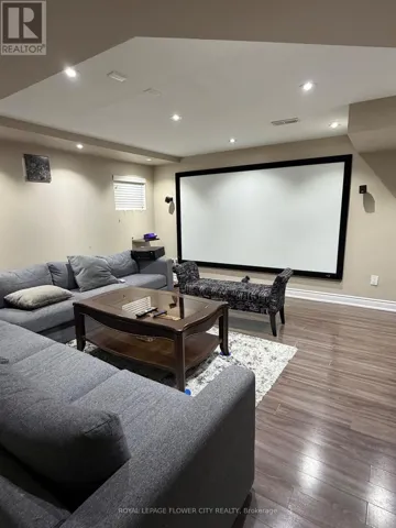 24 SPEEDWELL STREET, Brampton (Credit Valley), Ontario L6X2Z1