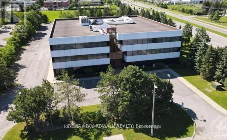 2465 ST LAURENT BOULEVARD, Ottawa, Ontario K1G6G8