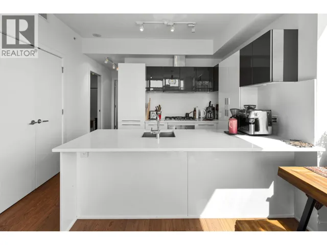 1001 108 E 1ST AVENUE, Vancouver, British Columbia V5T0E4