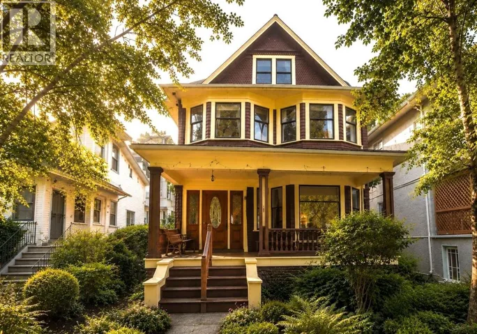 1749 WILLIAM STREET, Vancouver, British Columbia V5L2R5