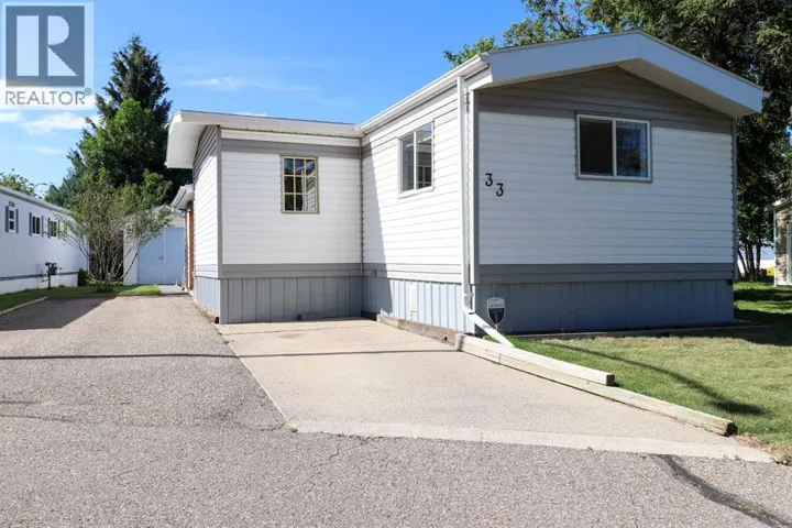 33, 2300 13 Street N, Lethbridge, Alberta T1H4E8