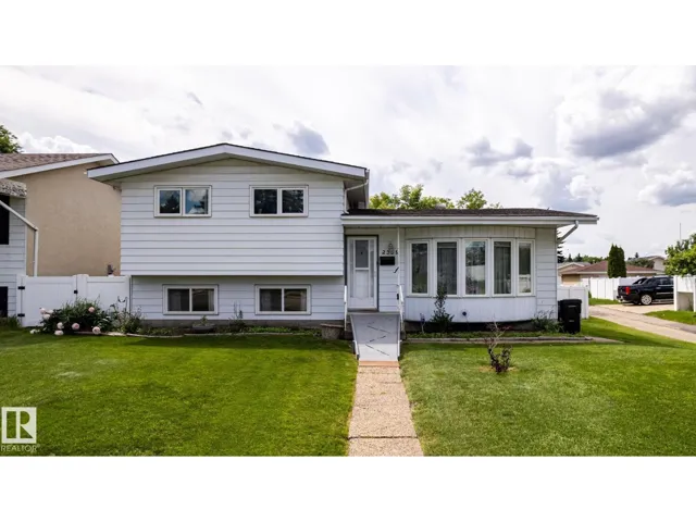 2309 MILLBOURNE RD W NW, Edmonton, Alberta T6K1E2