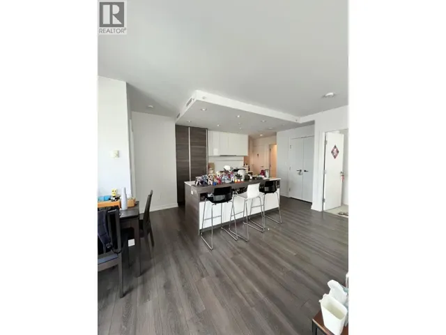 4688 KINGSWAY, Burnaby, British Columbia V5H4L9