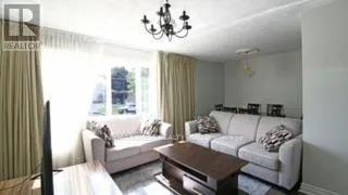MAIN FLOOR - 13 WEBSTER DRIVE, Aurora (Aurora Highlands), Ontario L4G2A4