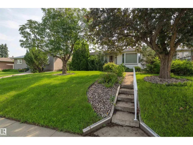 10627 43 ST NW, Edmonton, Alberta T6H1V2