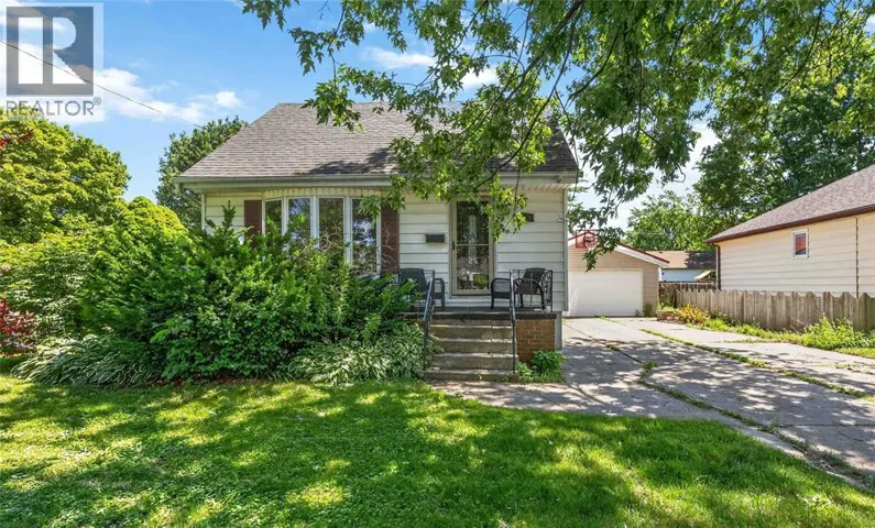 582 SUPERIOR STREET, Sarnia, Ontario N7T7E6
