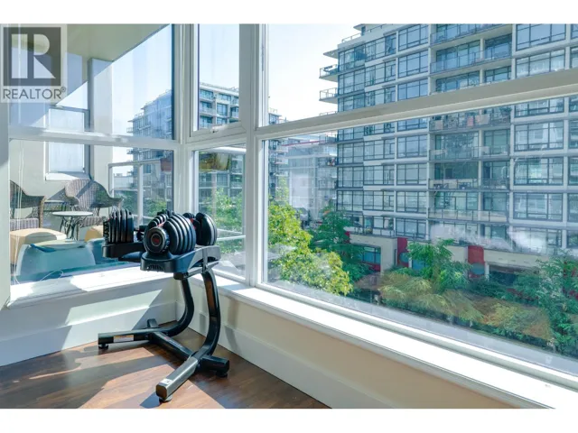 508 168 EAST ESPLANADE, North Vancouver, British Columbia V7L4X8