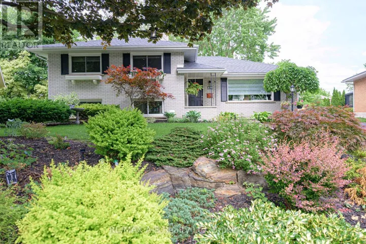 19 LINTON PLACE, Kitchener, Ontario N2B2K1
