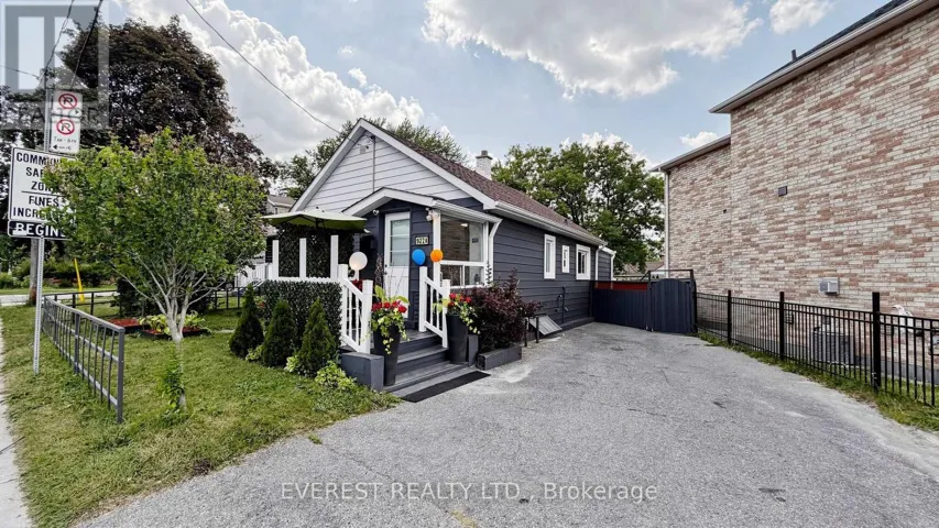 922A DANFORTH ROAD, Toronto (Kennedy Park), Ontario M1K1H9