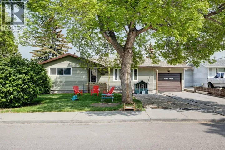 212 Hendon Drive NW, Calgary, Alberta T2K1Z2