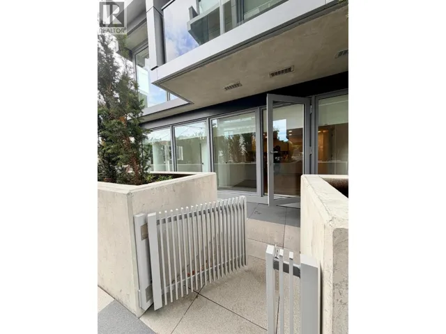 8120 OAK STREET, Vancouver, British Columbia V6P0N2