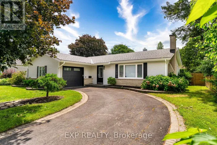 2136 FILLMORE CRESCENT, Ottawa, Ontario K1J6A4