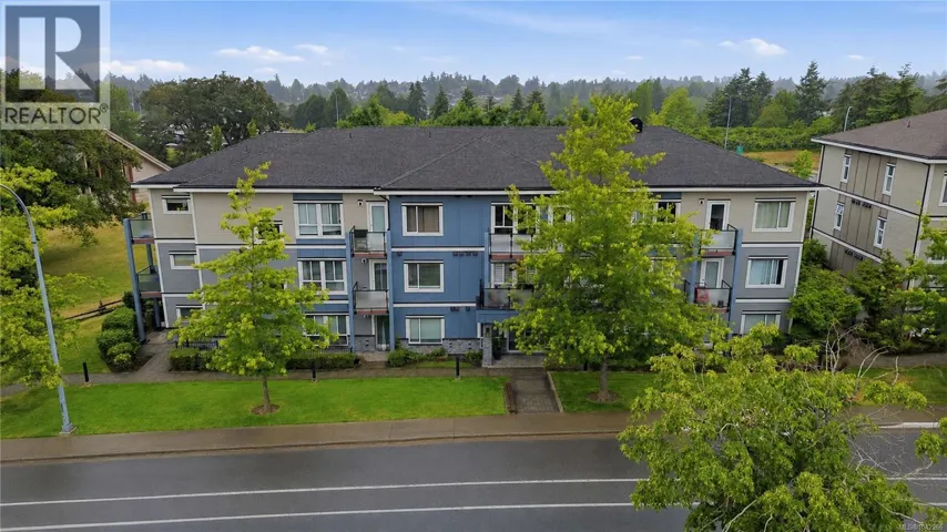 203 4050 Douglas St, Saanich, British Columbia V8X0A5